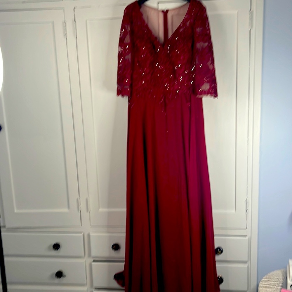 JJ’s House crimson bridesmaid dress size 10